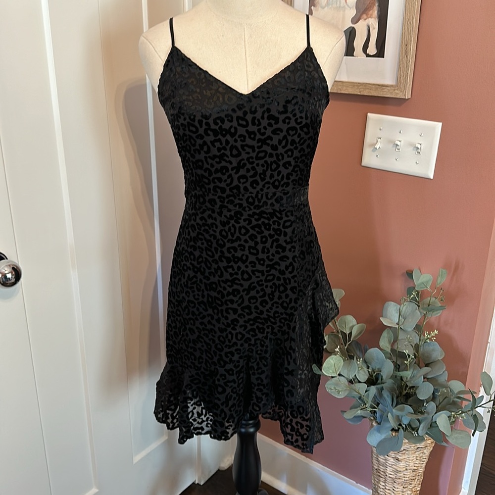 NWT Banana Republic black velvet texture leopard print mini 2 lined ruffle dress